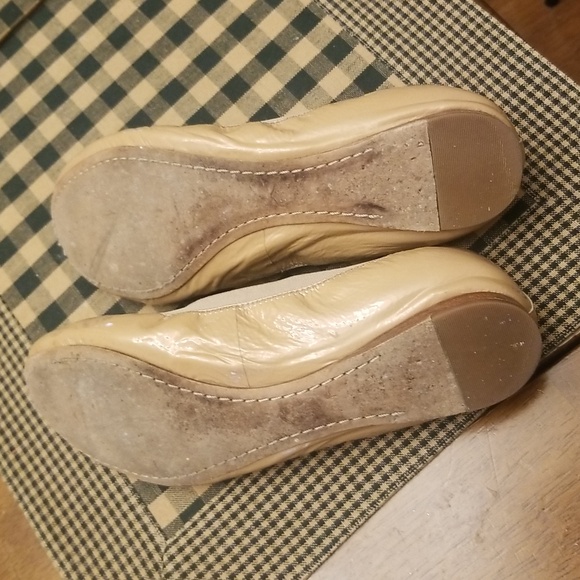 Tan leather Tory Burch ballet flats. Size 7 - Picture 5 of 9